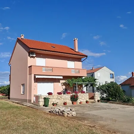 Διαμέρισμα With Parking Space Posedarje, Novigrad - 25411 *