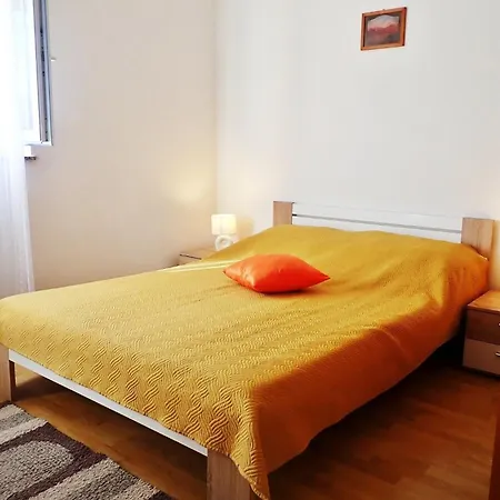 Apartamento With Parking Space Posedarje, Novigrad - 25411 *
